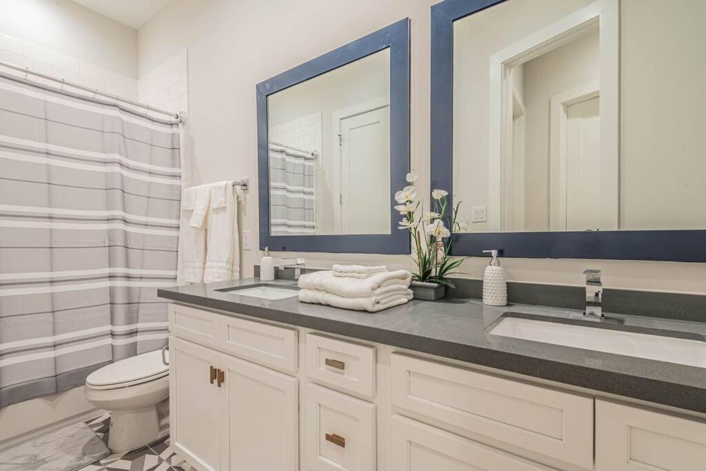 Charming 3-Bedroom Luxury Home Near Downtown, Nrg, Galleria & Medical Center 휴스턴 외부 사진