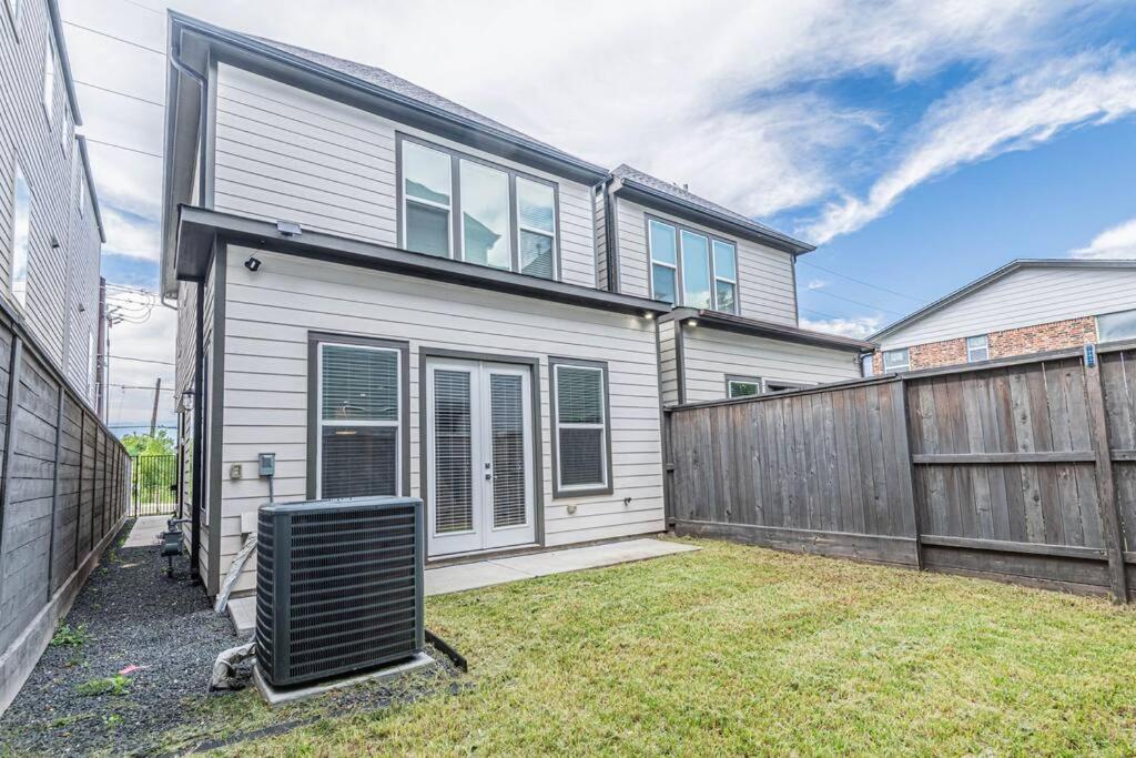 Charming 3-Bedroom Luxury Home Near Downtown, Nrg, Galleria & Medical Center 휴스턴 외부 사진