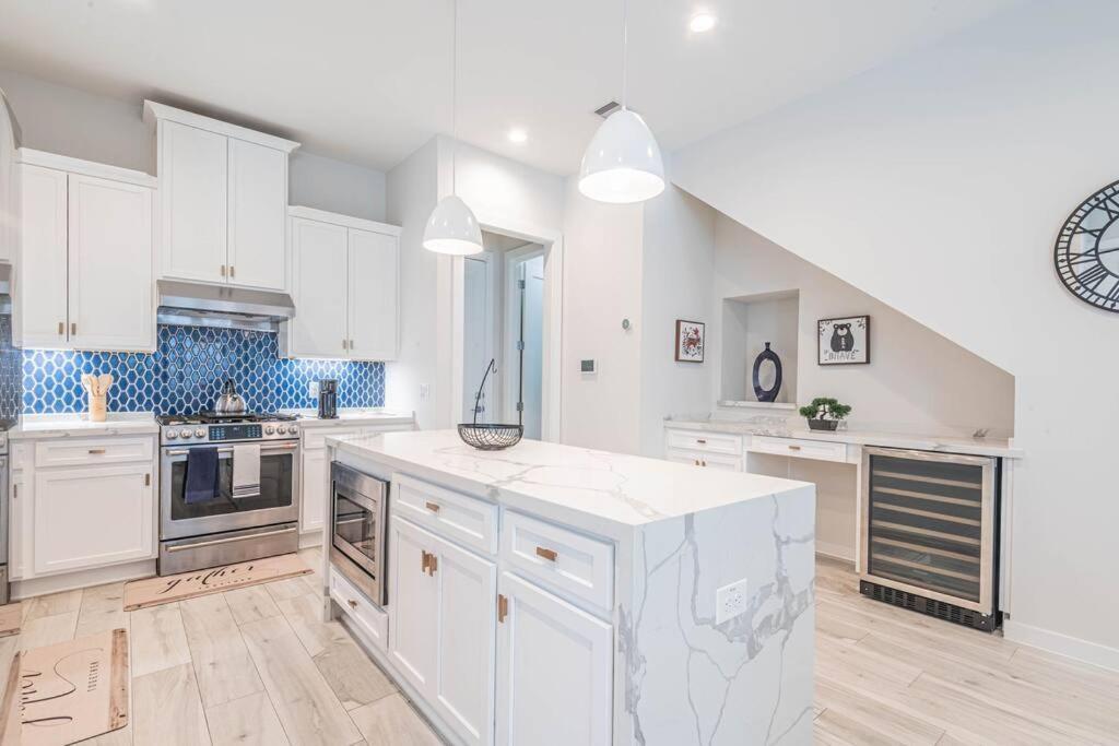 Charming 3-Bedroom Luxury Home Near Downtown, Nrg, Galleria & Medical Center 휴스턴 외부 사진