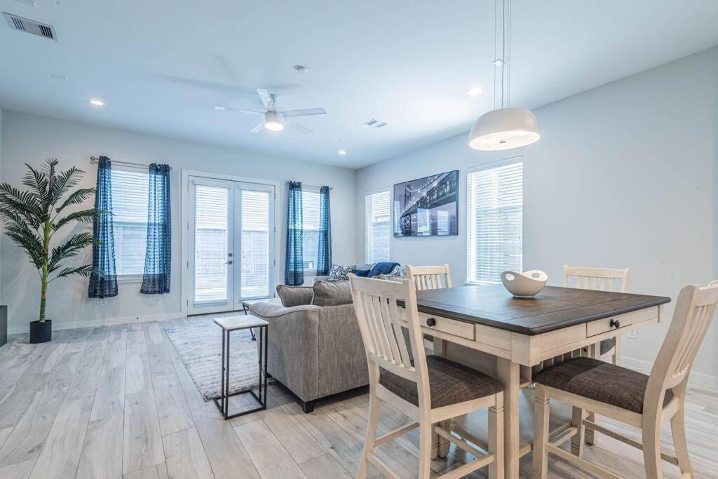 Charming 3-Bedroom Luxury Home Near Downtown, Nrg, Galleria & Medical Center 휴스턴 외부 사진